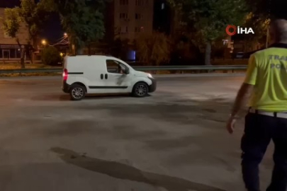 Bursa'da ehliyetsiz sürücü tersten gelip trafik polisini ezdi!